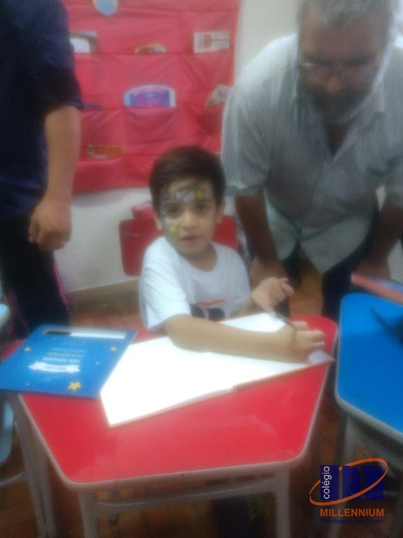 2-noite-magica-de-autografos-no-colegio-millennium-101