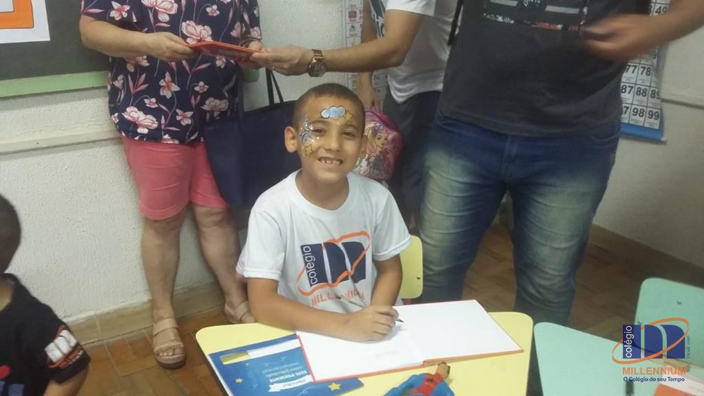 2-noite-magica-de-autografos-no-colegio-millennium-104