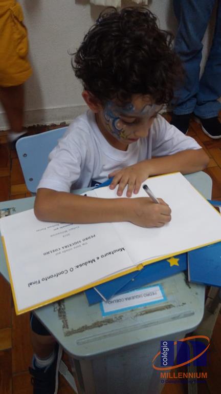2-noite-magica-de-autografos-no-colegio-millennium-118