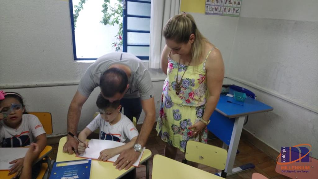 2-noite-magica-de-autografos-no-colegio-millennium-132