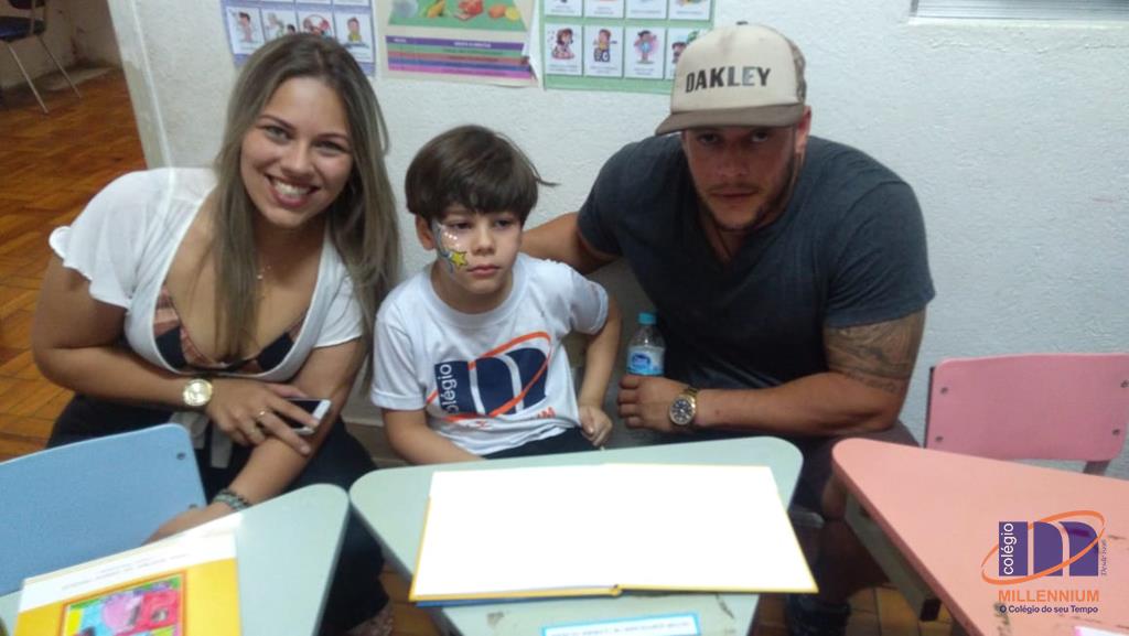 2-noite-magica-de-autografos-no-colegio-millennium-133
