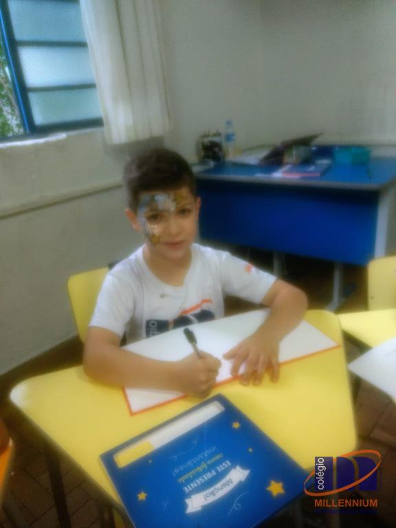 2-noite-magica-de-autografos-no-colegio-millennium-144