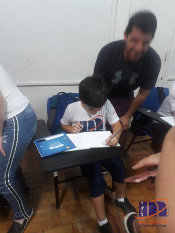 2-noite-magica-de-autografos-no-colegio-millennium-16