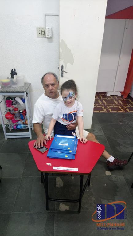 2-noite-magica-de-autografos-no-colegio-millennium-168