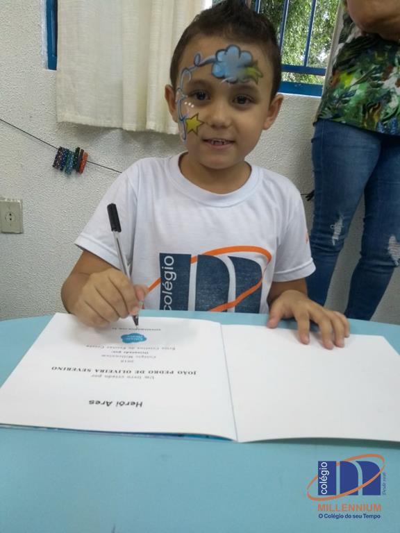2-noite-magica-de-autografos-no-colegio-millennium-169