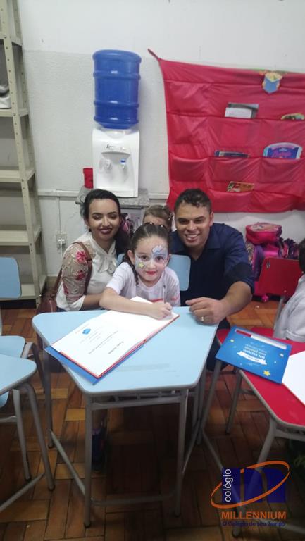 2-noite-magica-de-autografos-no-colegio-millennium-175