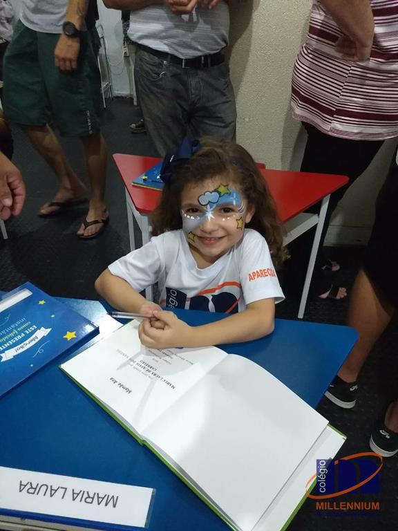 2-noite-magica-de-autografos-no-colegio-millennium-184