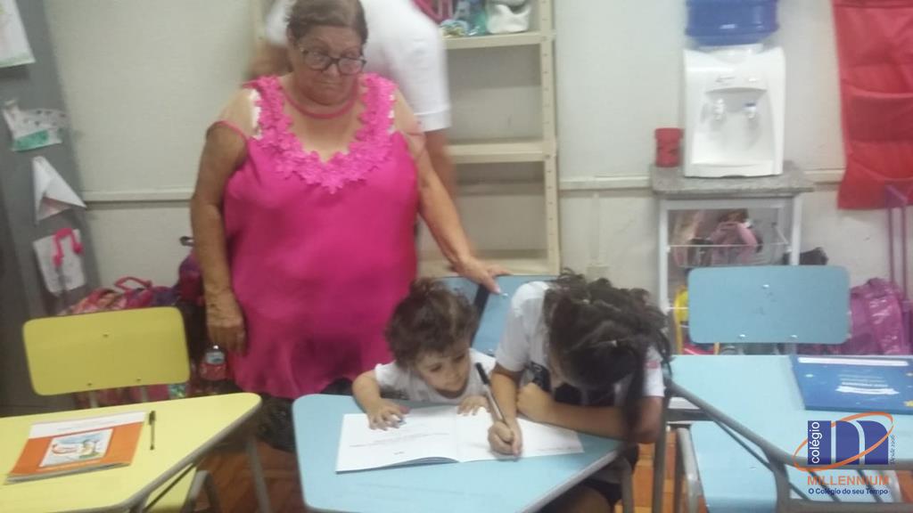 2-noite-magica-de-autografos-no-colegio-millennium-193