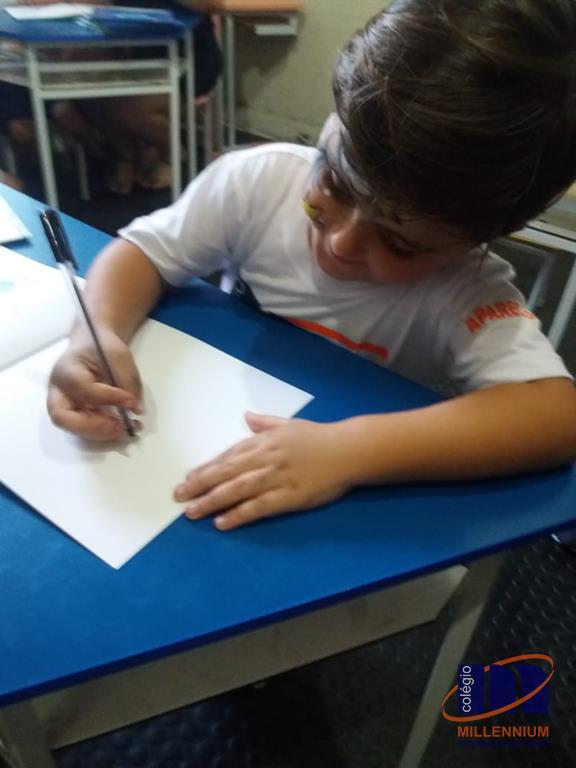 2-noite-magica-de-autografos-no-colegio-millennium-200