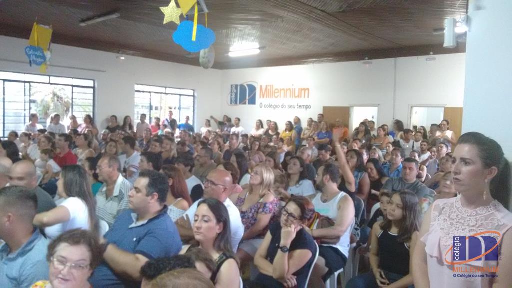 2-noite-magica-de-autografos-no-colegio-millennium-209