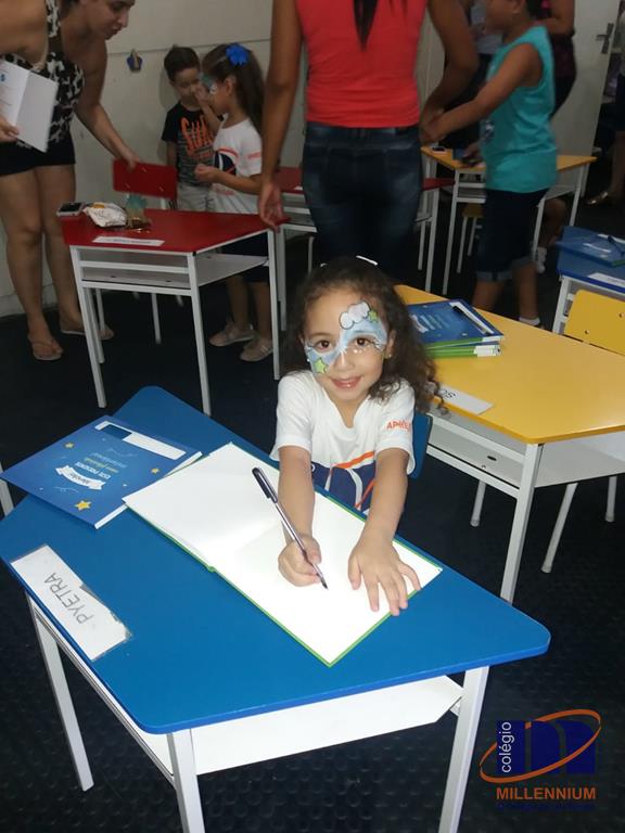 2-noite-magica-de-autografos-no-colegio-millennium-247