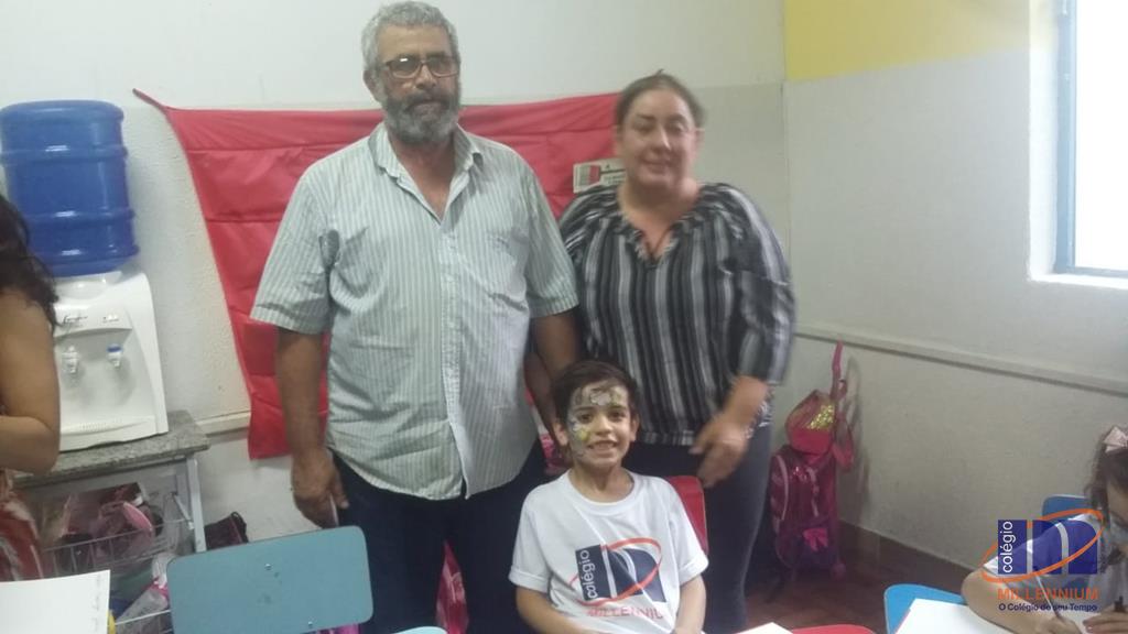 2-noite-magica-de-autografos-no-colegio-millennium-275
