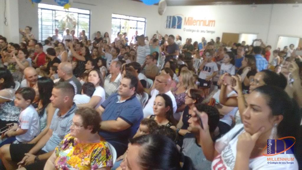 2-noite-magica-de-autografos-no-colegio-millennium-296