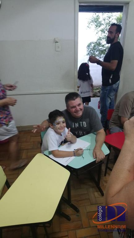 2-noite-magica-de-autografos-no-colegio-millennium-301