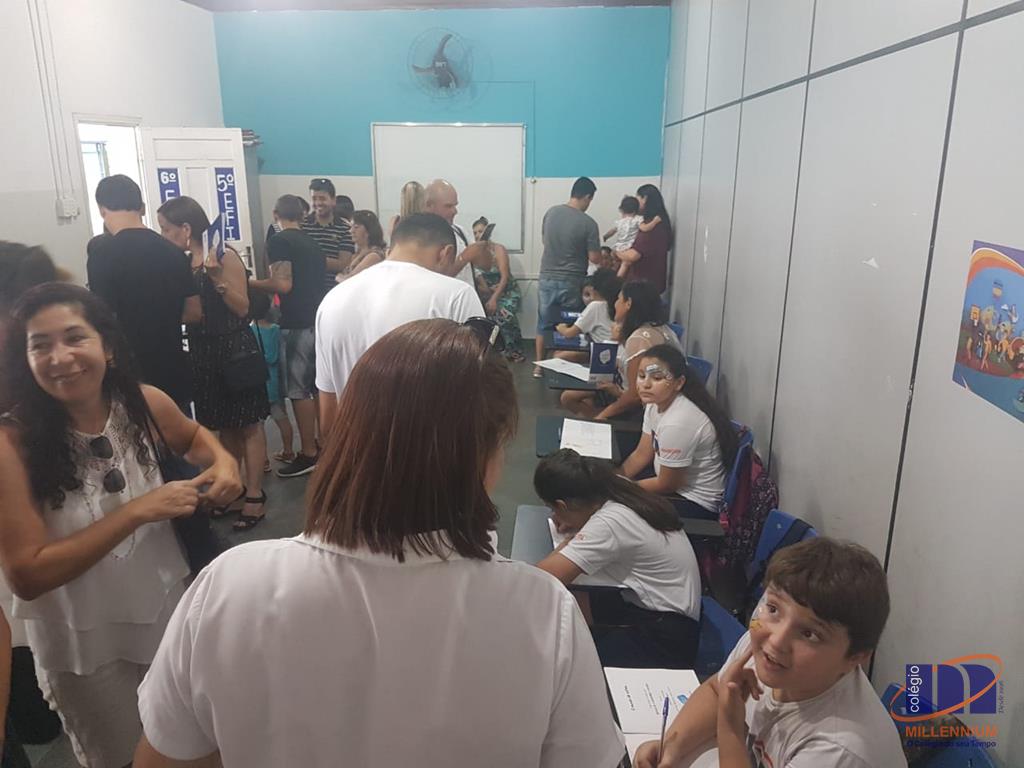 2-noite-magica-de-autografos-no-colegio-millennium-311