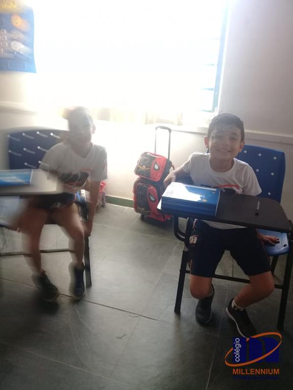 2-noite-magica-de-autografos-no-colegio-millennium-329