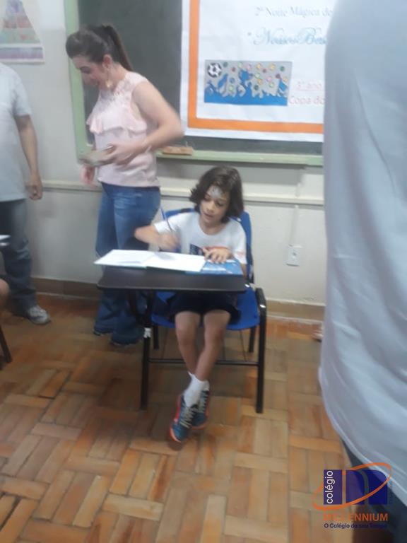 2-noite-magica-de-autografos-no-colegio-millennium-342
