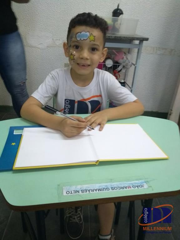 2-noite-magica-de-autografos-no-colegio-millennium-347