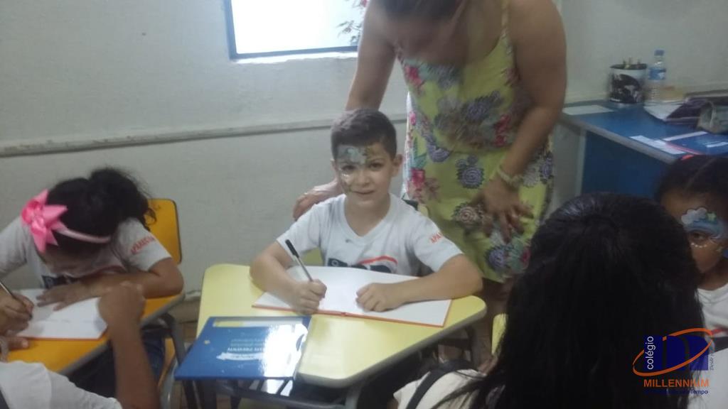 2-noite-magica-de-autografos-no-colegio-millennium-349