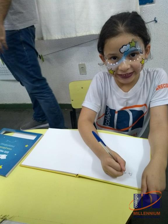 2-noite-magica-de-autografos-no-colegio-millennium-35