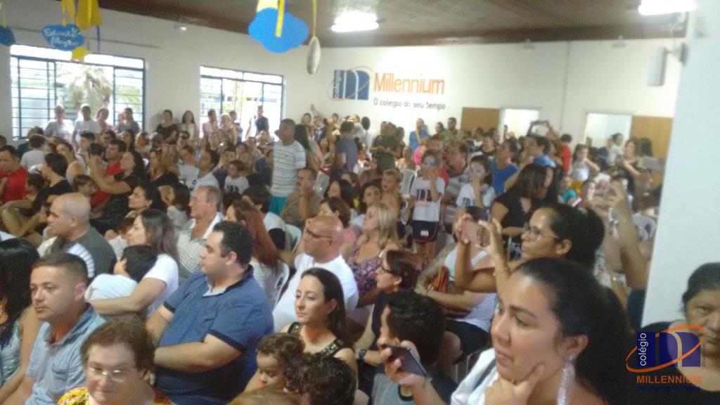 2-noite-magica-de-autografos-no-colegio-millennium-352