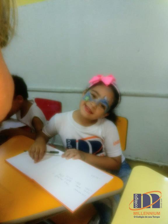 2-noite-magica-de-autografos-no-colegio-millennium-354