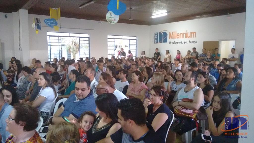 2-noite-magica-de-autografos-no-colegio-millennium-359