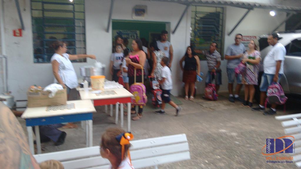 2-noite-magica-de-autografos-no-colegio-millennium-361