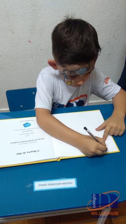 2-noite-magica-de-autografos-no-colegio-millennium-366