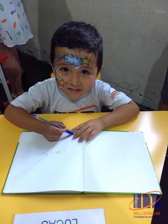 2-noite-magica-de-autografos-no-colegio-millennium-374