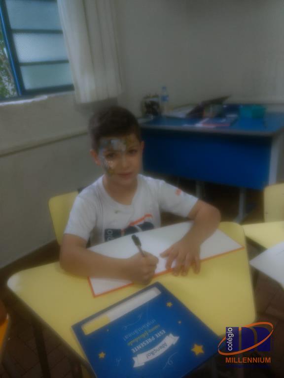 2-noite-magica-de-autografos-no-colegio-millennium-377