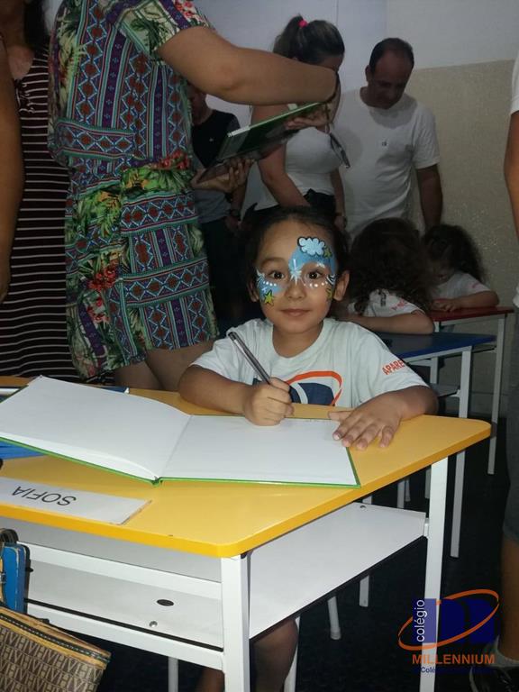 2-noite-magica-de-autografos-no-colegio-millennium-380