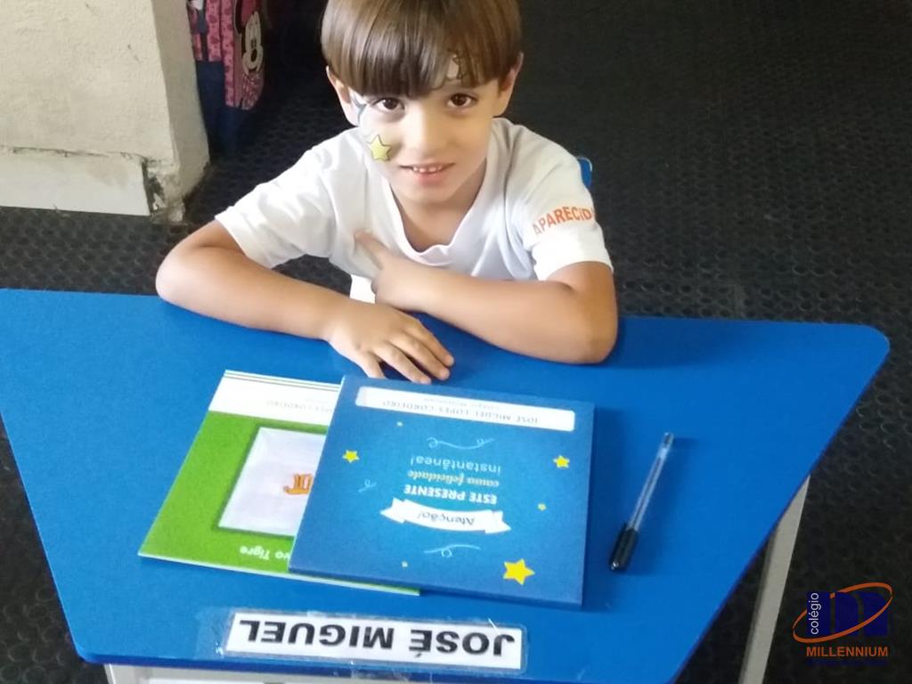2-noite-magica-de-autografos-no-colegio-millennium-393