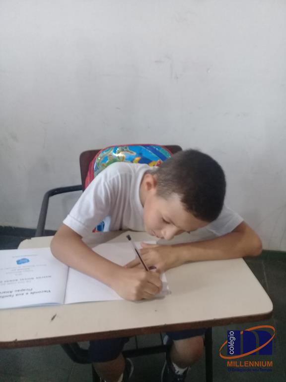2-noite-magica-de-autografos-no-colegio-millennium-41