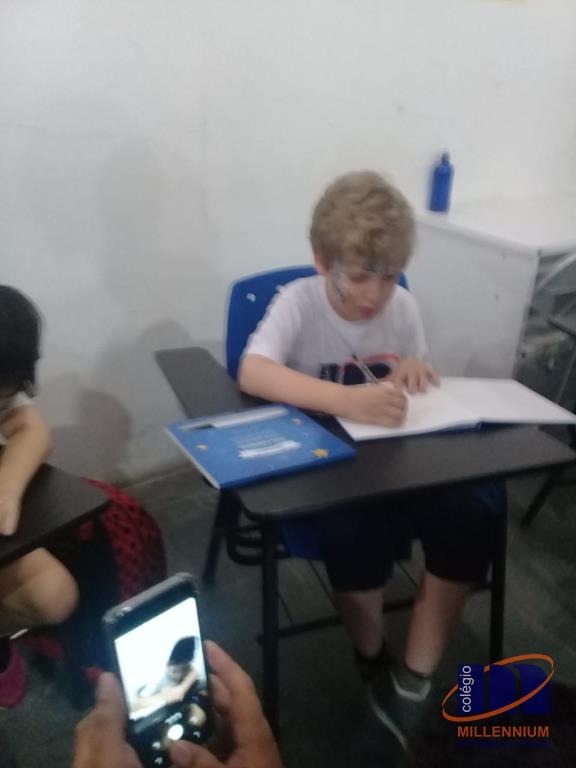 2-noite-magica-de-autografos-no-colegio-millennium-433