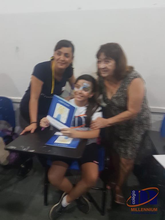 2-noite-magica-de-autografos-no-colegio-millennium-435