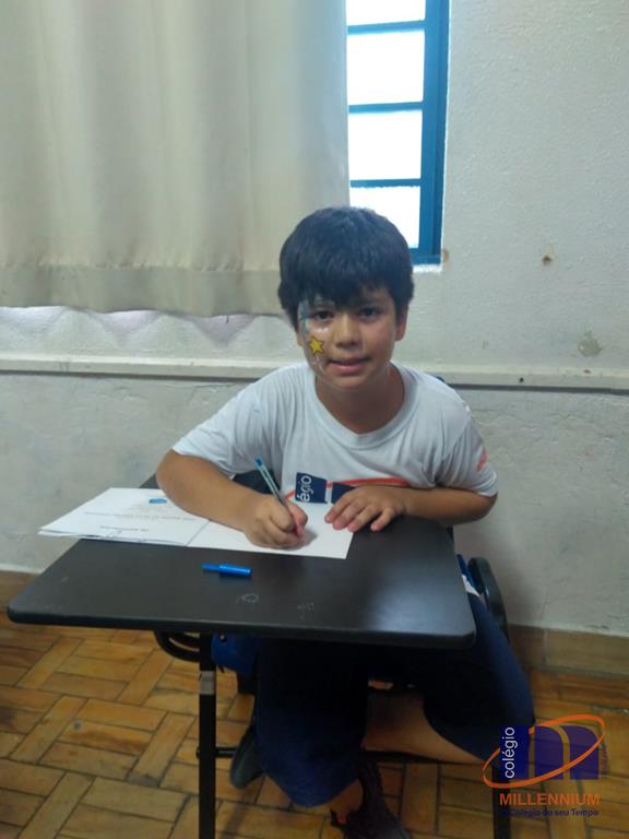 2-noite-magica-de-autografos-no-colegio-millennium-51