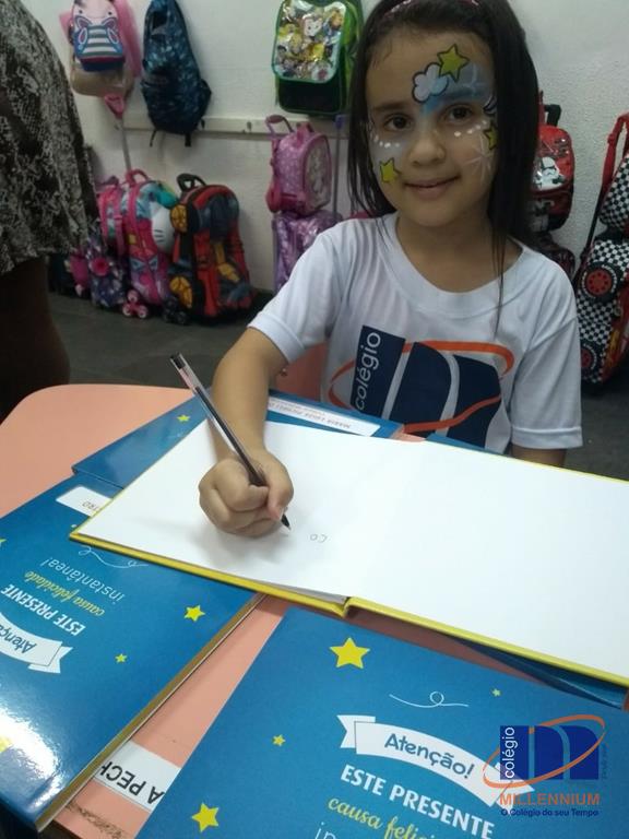 2-noite-magica-de-autografos-no-colegio-millennium-65