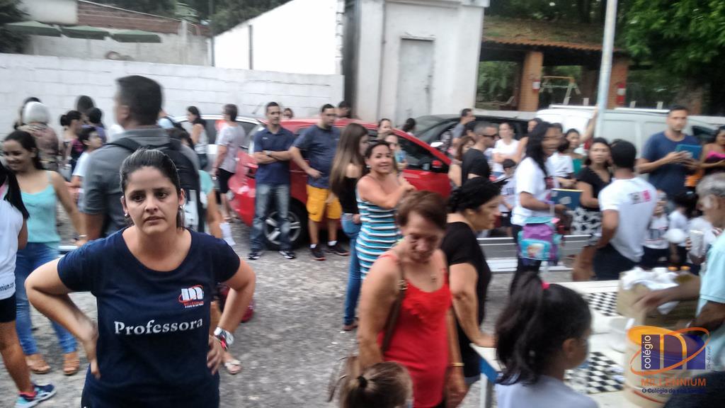 2-noite-magica-de-autografos-no-colegio-millennium-66