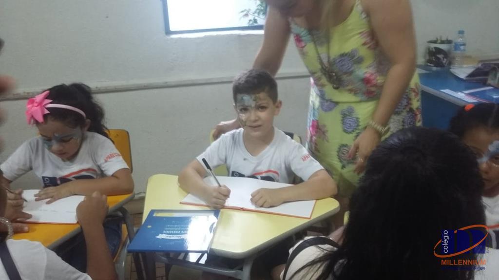 2-noite-magica-de-autografos-no-colegio-millennium-86
