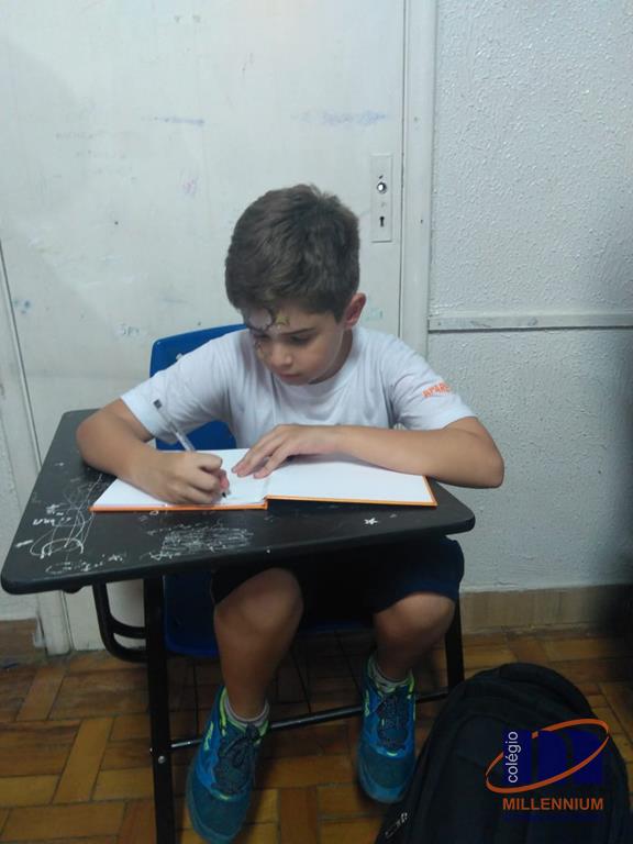 2-noite-magica-de-autografos-no-colegio-millennium-92