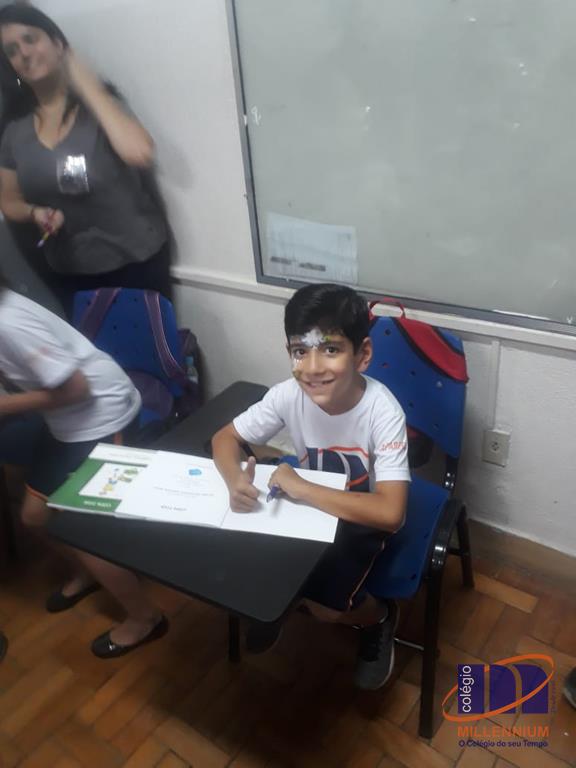 2-noite-magica-de-autografos-no-colegio-millennium-98